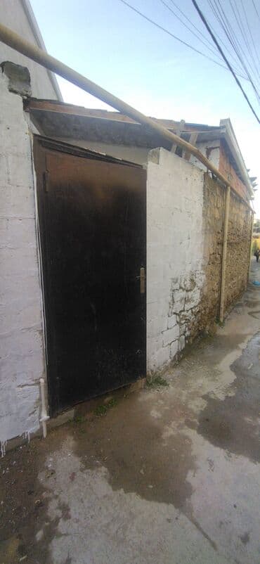 köhnə suraxanıda həyət evləri: Ev xırdalanda icra hakimiyətinə yaxın yerdə yerləşir 2 otaqdır.qazı — 2