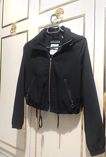 yun jaket: Qadınlar üçün qara qısa yüngül jaket - Rəng: qara - Model: qısa — 1