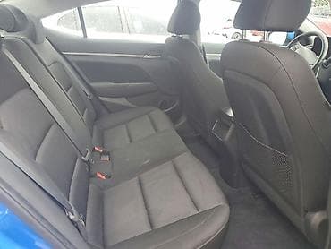Hyundai: Hyundai Elantra sedan, mavi rəng. - Korpus: 4 qapılı, aerodinamik — 8