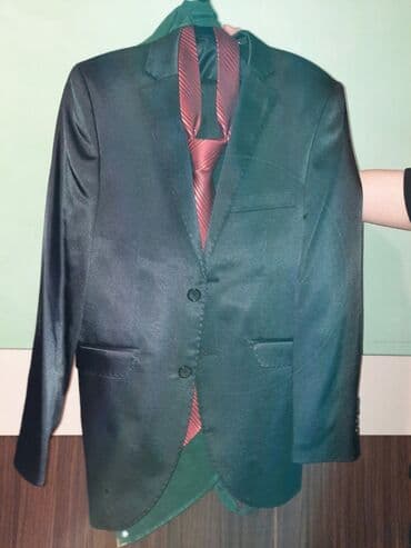 kişi ucun klassik qara kostyum: Kastyum cemi 1 defe geyinilib raz 48/6 qiy 35 — 2