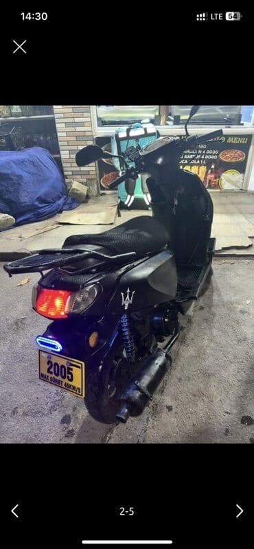 купить мопед бу: Qara rəngli şəhər skuter/moped Xüsusiyyətlər: - Rəng: mat/qara - Ön — 2