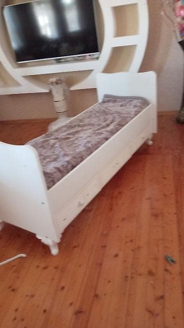 zabrat mebel: Oğlan və qız üçün, İşlənmiş, Çarpayı, Bazalı, Matras ilə, Siyirməli — 1