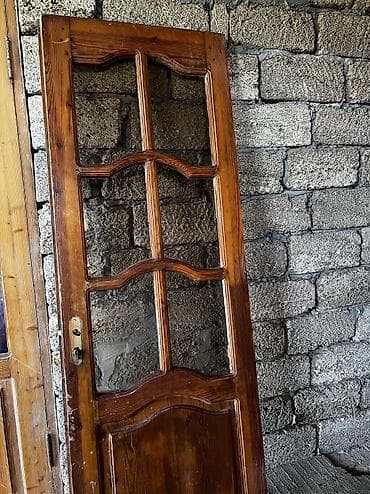 konteyner satıram: Qapı satılır aşağğ yer yoxduu ünvan mşatağa 3dənədii qapıı — 1
