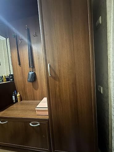 qoz: İşlənmiş, 2 qapılı, Güzgülü, Qəhvəyi, Açılan, Düz dolab — 3