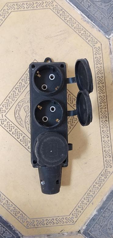 divar ici dus: UNIVERSAL markalı 3 yuvalı elektrik rozetka bloku - Tip: Xarici — 4