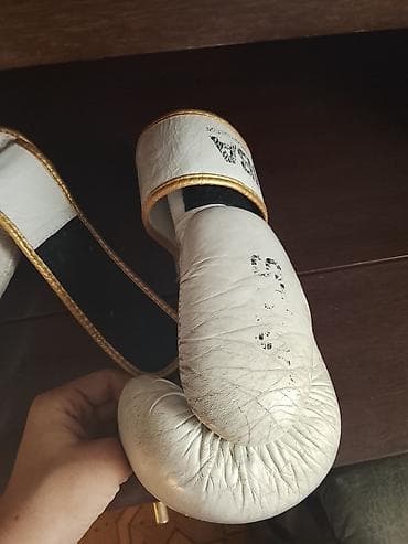 Boks əlcəkləri – Everlast üslubunda klassik model - Rəng: ağ, qızılı