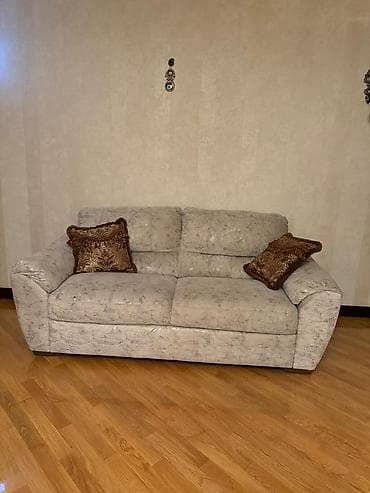 divan evi: Teze kimi 2 ededdir her biri 200 azn — 1