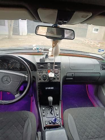 Mercedes-Benz C-Class: 2.2 l | 1995 il Sedan