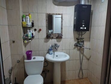 4 mikrorayon satilan menziller: Bakı, 4 otaqlı, Köhnə tikili, m. Qara Qarayev, 80 kv. m — 8