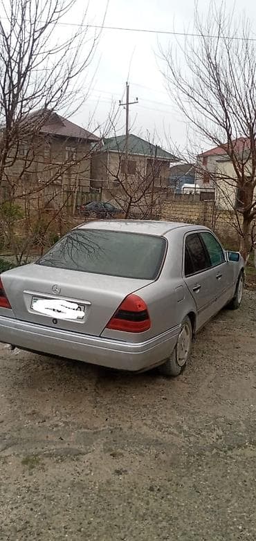 mercedes e280: Mercedes-Benz C-Class: 1.8 l | 1994 il Sedan — 8