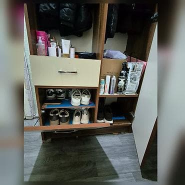 dəhliz şkafı: Güzgülü dəhliz mebeli təzə kimidir. Hündürlüyü 193, eni 86, dərinliyi — 3