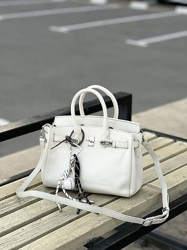 deri sumka: Ağ rəngli qadın çantası – şəhər və gündəlik istifadə üçün zərif model — 1