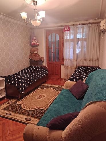 ev damaşnik: Nəriman Nərimanovda, Həsən Əliyev küçəsində 5 mərtəbəli evin 2-ci — 5