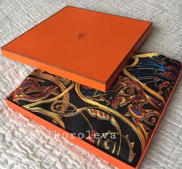 baş daşı qiymətləri: Brend şərflərin və yaylıqların replikası, qiymətlər 25 manatdan — 2