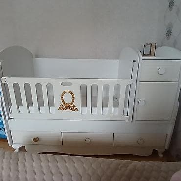 Oğlan və qız üçün, İşlənmiş, Dördbucaq, Beşik, Dəst ilə, Matras ilə, Yellənmə mexanizm ilə