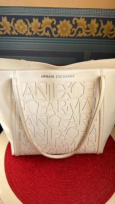 Armani Exchange qadın çantası – krem/bej rəngdə tote model - Brend lalafo.az -da Armani Exchange qadın çantası – krem/bej rəngdə tote model - Brend