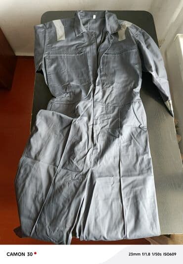 iş paltarı: Boz rəngli iş kombinezonu - Model: tam bədən kombinezon - Rəng: tünd — 1