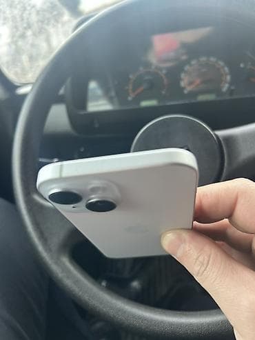 iphone 8 gold: IPhone 15, Ağ, Simsiz şarj — 3