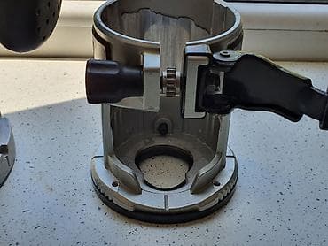 mini drel satilir: Makita RT0701CX7 elektrik əl frezeri – 2 baza və aksesuarlarla — 8