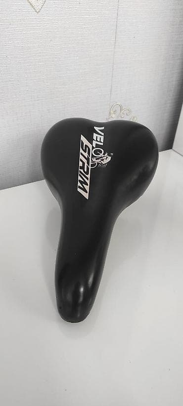 Velo STRIM velosiped oturacağı - Rəng: qara - Üst material: hamar
