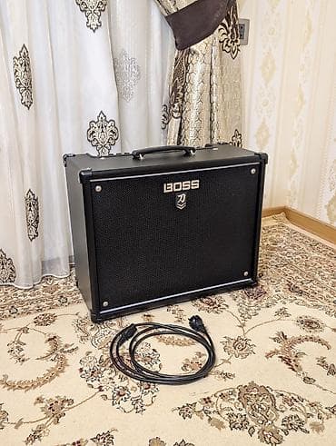 BOSS Katana MkII 1x12 gitar gücləndiricisi və aksesuar dəsti – 100W