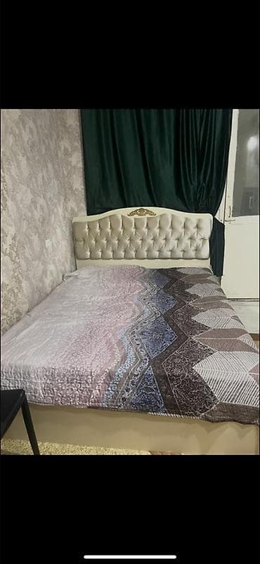 taxt satilir: Yataq dəsti – taxt və başlıq - Ölçü: təxminən 2 nəfərlik (king-size-a — 1
