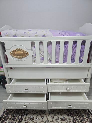 Oğlan və qız üçün, Dördbucaq, Beşik, Dəst ilə, Matras ilə, Yellənmə mexanizmsiz