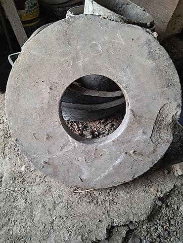 Köhnə orijinal itiləyici daş (taçıla). Həm işlək