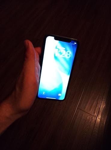 ayfon 16 e: IPhone 11, Qara, Simsiz şarj — 3