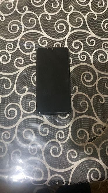 Məhsul: Smartfon (qara rəng) Xüsusiyyətlər: - Ön tərəfdə damla