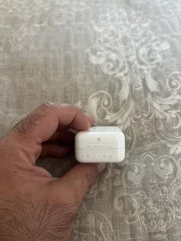 iphone adapter usb: Apple 12W USB Power Adapter - Model: Apple 12W USB Power Adapter - — 1
