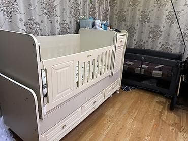 taxt dəmiri: Uşaq beşiyi – komod və alt çəkiclərlə birlikdə kombinə edilmiş model — 1
