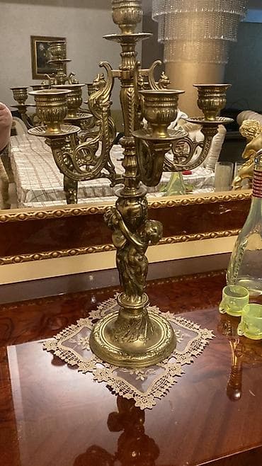 Ev üçün dekor: Antik üslubda bürünc şamdan - Material: Ağır, qalın bürünc (döküm) - — 1