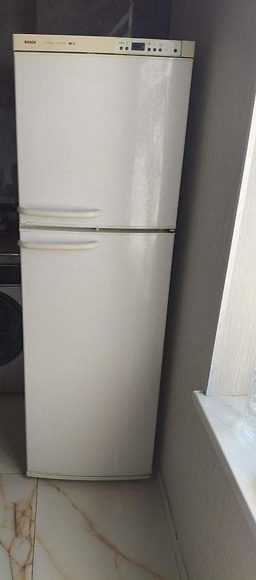 dispenser su qabi: 2 qapılı Bosch Soyuducu Satılır, rəng - Ağ — 4