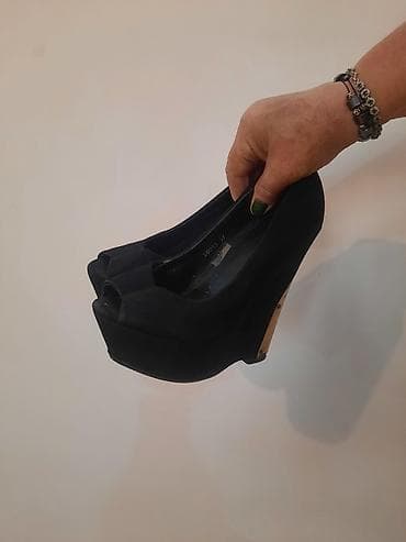 Qadın platforma ayaqqabısı - Rəng: qara - Model: qabağı açıq