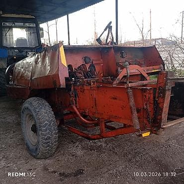 lada vaz oturacaq: Saman presi – kvadrat balya bağlayan traktor qoşqusu - Tip — 4