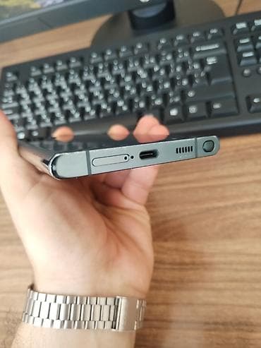 diz usdu komputer: Samsung Galaxy S22 Ultra, rəng - Gümüşü — 7