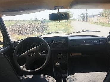 Lada 2107 sedan - Kuzov: ağ rəng, 4 qapı - Mühərrik: benzin -