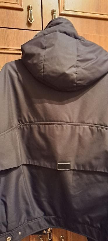 kurtkalar: Yee brendindən qara rəngli qadın gödəkçəsi. Bu qısa qollu gödəkçə — 2