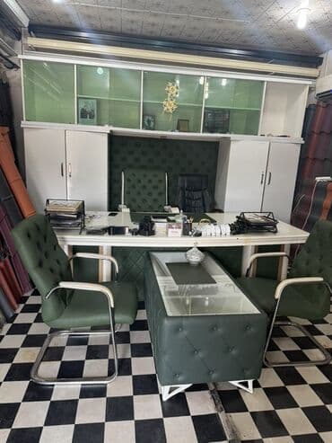 Ofis mebeli dəsti Tərkibi: - Böyük iş masası: geniş iş səthi