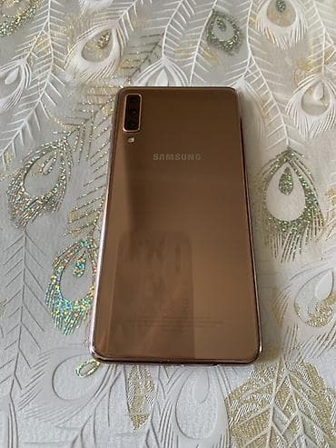 honur telefon: Samsung Galaxy A7 2018, 64 GB, rəng - Qızılı, İki sim kartlı — 4