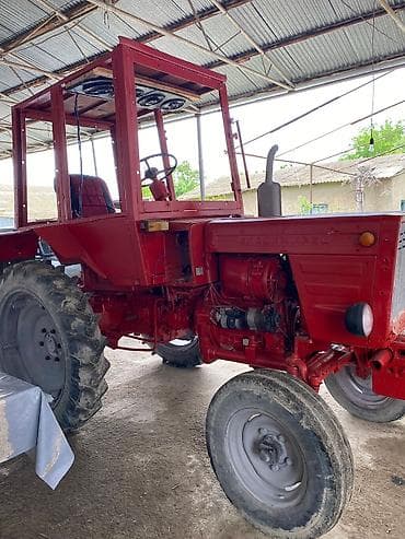 Traktor “Vladimirеts” (T-25 seriyası) - Yanacaq: dizel, iki silindrli