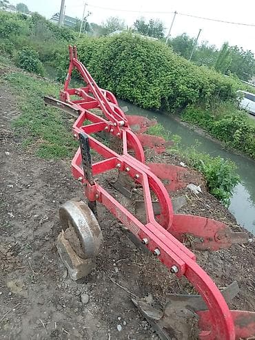 islenmis masin ehtiyat hisseleri: Belarus 1221 traktor və qoşma kotan - Model: Belarus 1221 (Minsk — 2