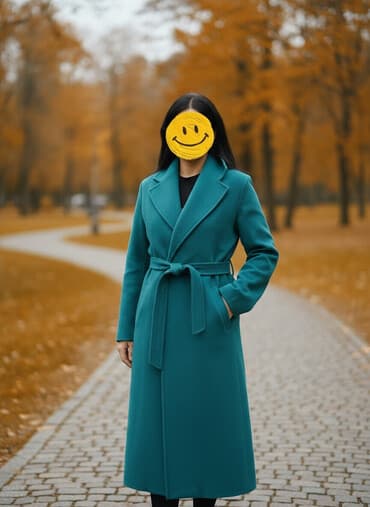 Zümrüd-yaşıl rəngdə uzun qadın palto bədən ölçüsü 1. (SM) - Brend