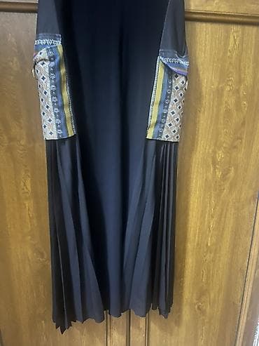 Qadın geyimi – qolsuz uzun don - Rəng: qara - Yaxa: V formalı - — 2