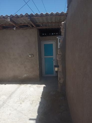 1 otaqlı həyət evi – həyət daxilində ayrıca sanitar qovşağı - Plan: 1