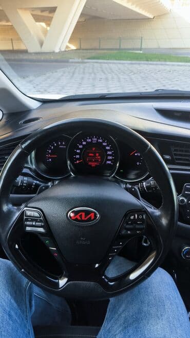 faizsiz kreditlə maşın: Kia Ceed: 1.6 l | — 10