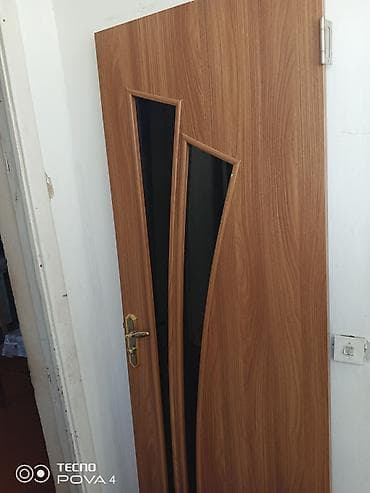 plasdik qapi pencere: Qonaq, yataq, mətbəx üçün qapı. Hündürlüyü 2 m, eni 70 sm. Şəkildə — 2