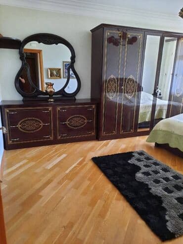 məhəmmədi kirayə: Qaraev metrosunun yaxınlığında 5 mertebeli binanın 3-cu mərtəbəsində — 7