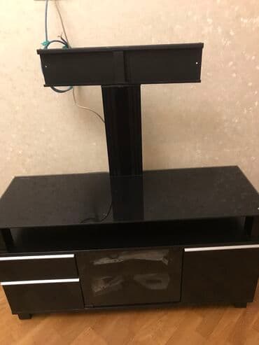 Salam .Şəkildəki bütov setin qiymətidi. Tv qoyanda verilir.disk yeri — 2